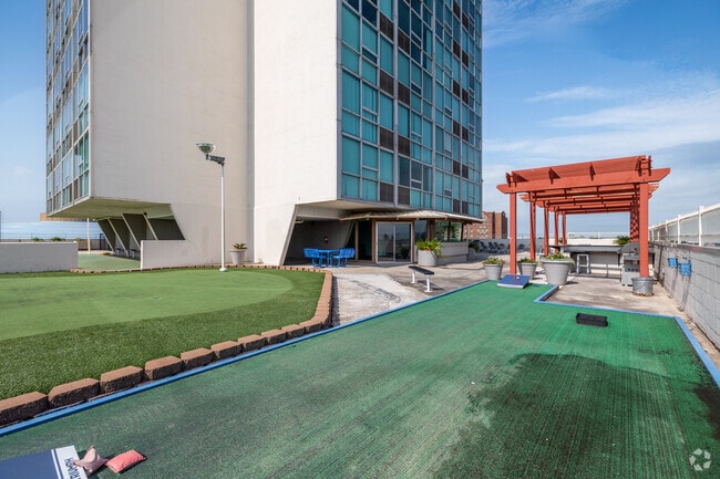 Putting Green - 250 Douglas Place