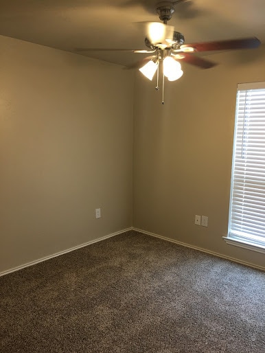 Foto del edificio - The Oaks Apartments
