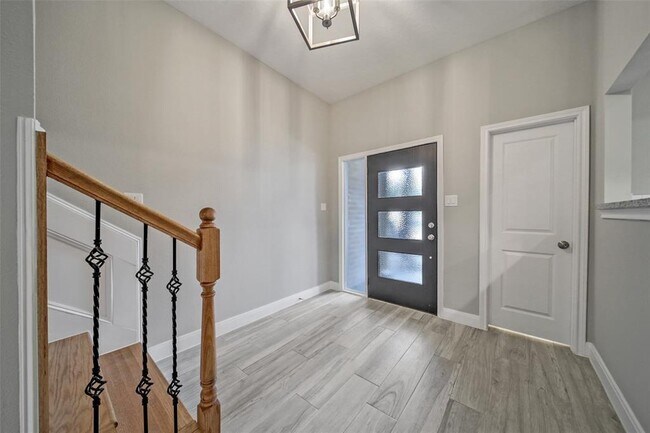 Building Photo - 608 N Eldridge Pkwy