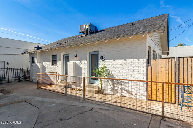 Building Photo - 310 N 18th Ave
