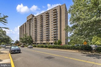 1225 Martha Custis Dr