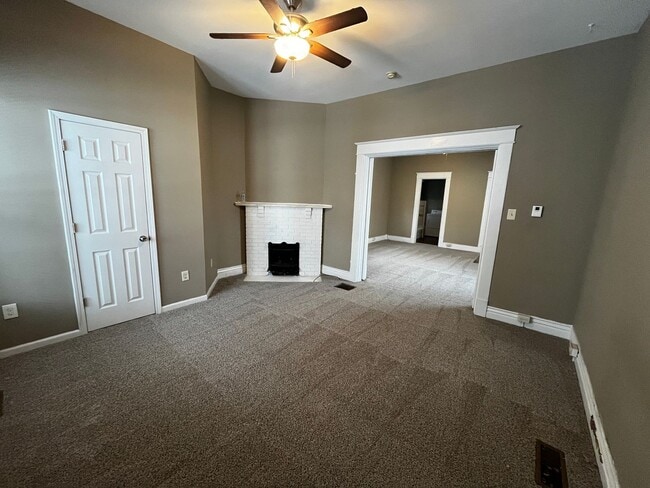 Photo - 949 S Shelby St Apartments