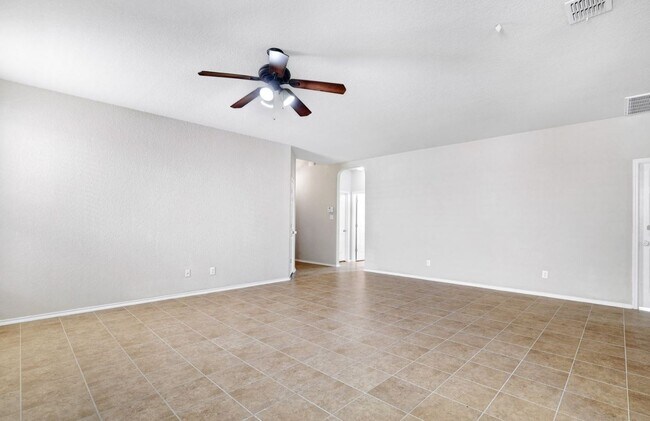 Foto del edificio - IMMACULATE Well-Maintained 3bd/2ba/2gar In...