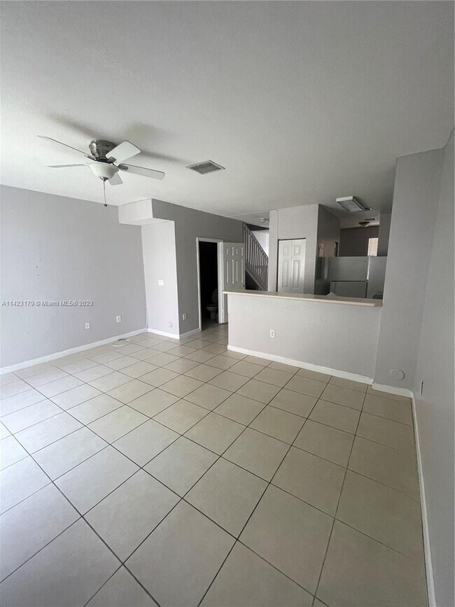Foto del edificio - 2929 SE 2nd St