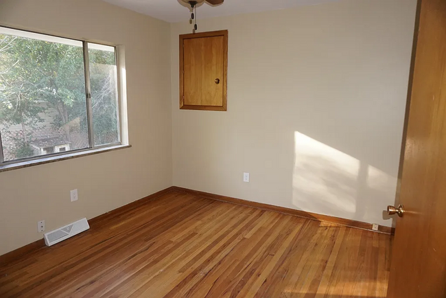 Building Photo - Duplex