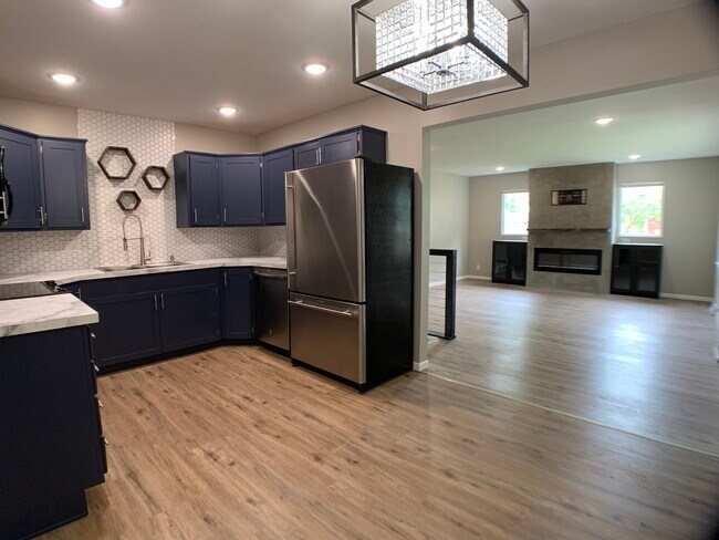 Building Photo - 211 Wedgewood Dr