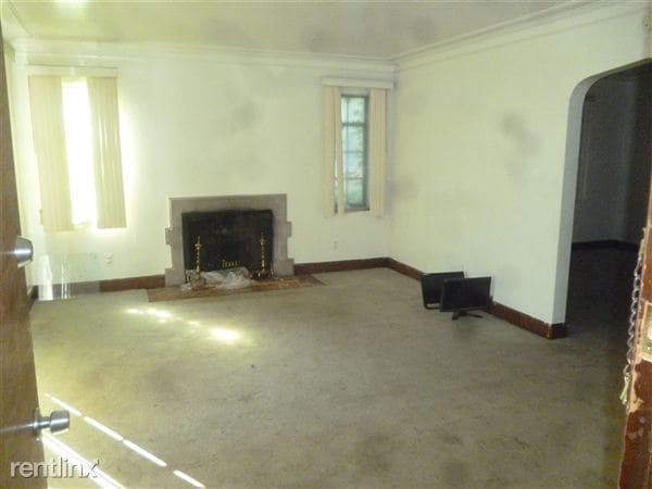 Building Photo - 14793 Saint Marys St