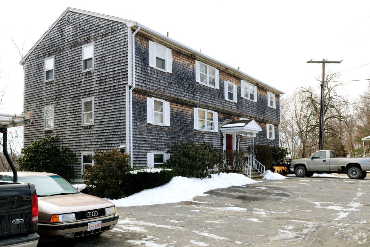 9 Birch St, Clinton, MA 01510 Apartments in Clinton, MA