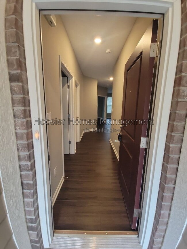 Building Photo - 5636 Brownstone Dr