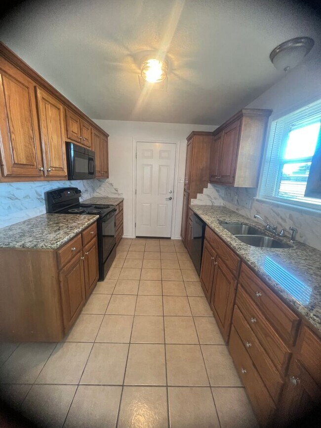 Foto del edificio - China Spring ISD Duplex