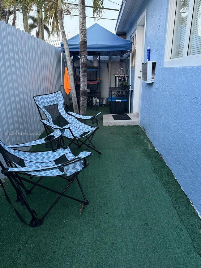 Foto del edificio - 2551 SW 53rd Ave
