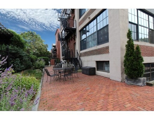 Building Photo - 64 E Brookline St