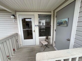 Building Photo - 3208 Redwood Ln