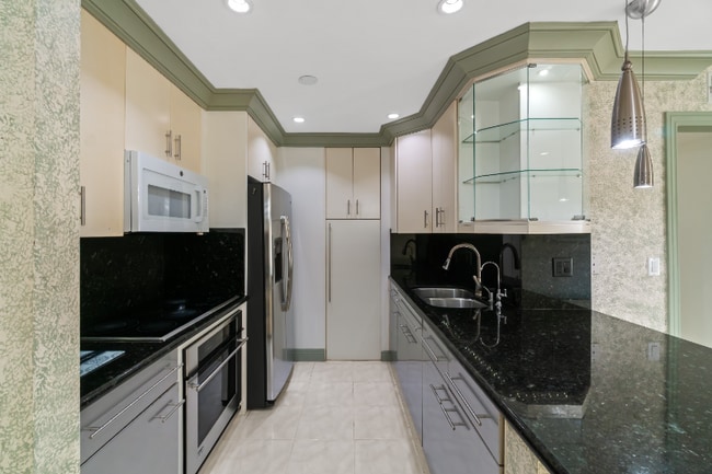 Building Photo - 7742 Redlands St