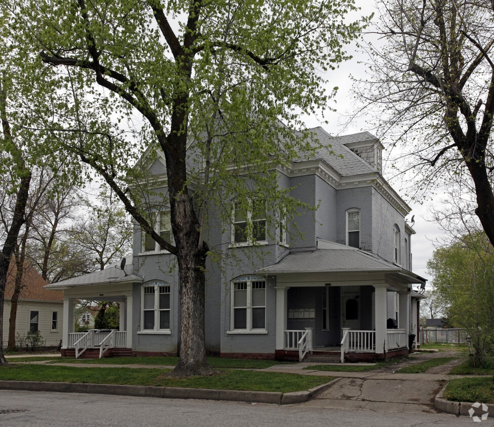 Primary Photo - 3025-3027 S Adams Ave