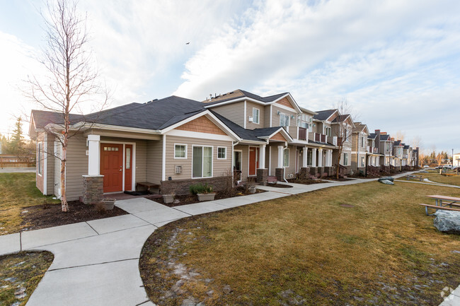 Building Photo - Grass Creek Village