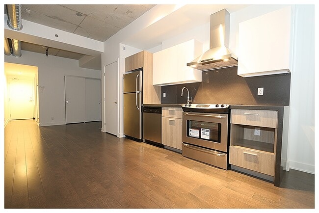 Building Photo - 340 McLeod St