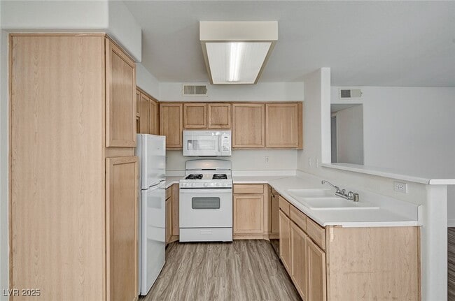 Building Photo - 3115 Casey Dr