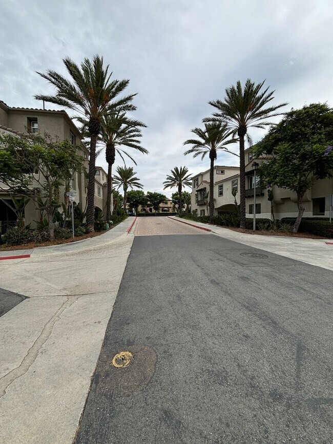 Foto del edificio - 3 bedrooms 3.5 bathrooms townhome FOR RENT...