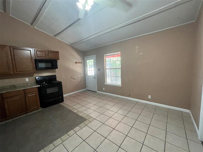 Foto del edificio - 2201 S Church St