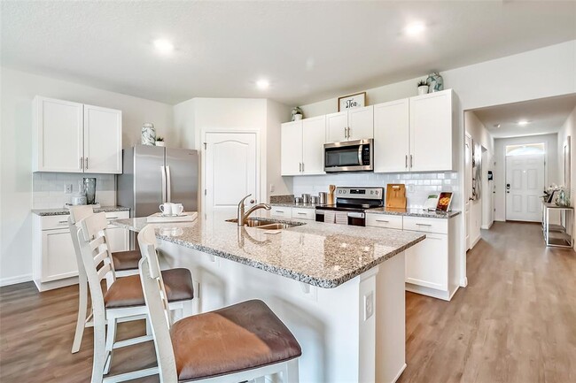 Building Photo - 2424 Clear Water Dr