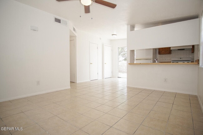 Building Photo - 11430 Sundrop Ct