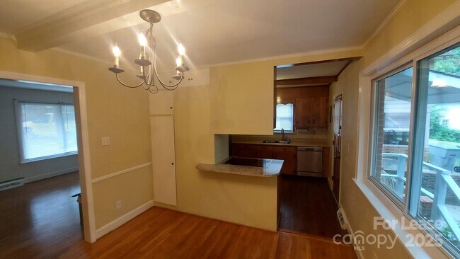 Foto del edificio - 3813 Selwyn Ave