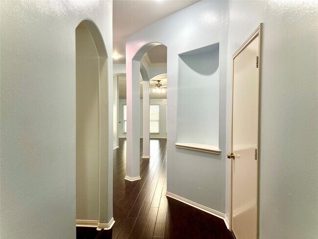 Foto del edificio - 15915 Wilmington Park Ln