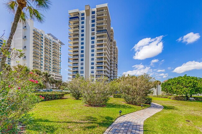 Foto del edificio - 3400 N Ocean Dr