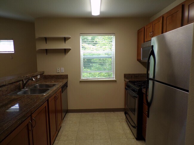Foto del edificio - 15052 NW Central Dr