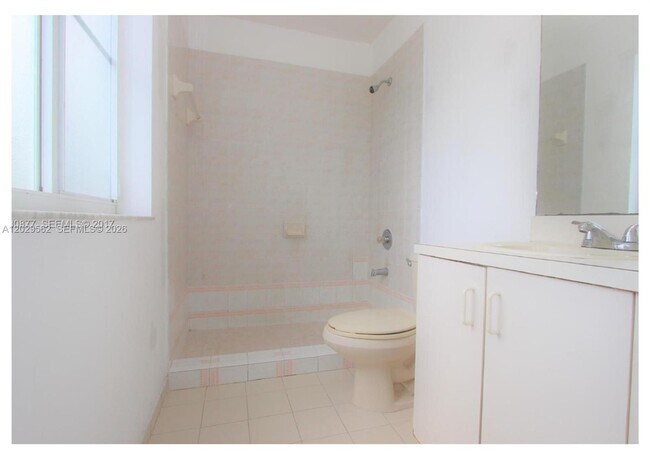 Foto del edificio - 200 NW 114th Ave