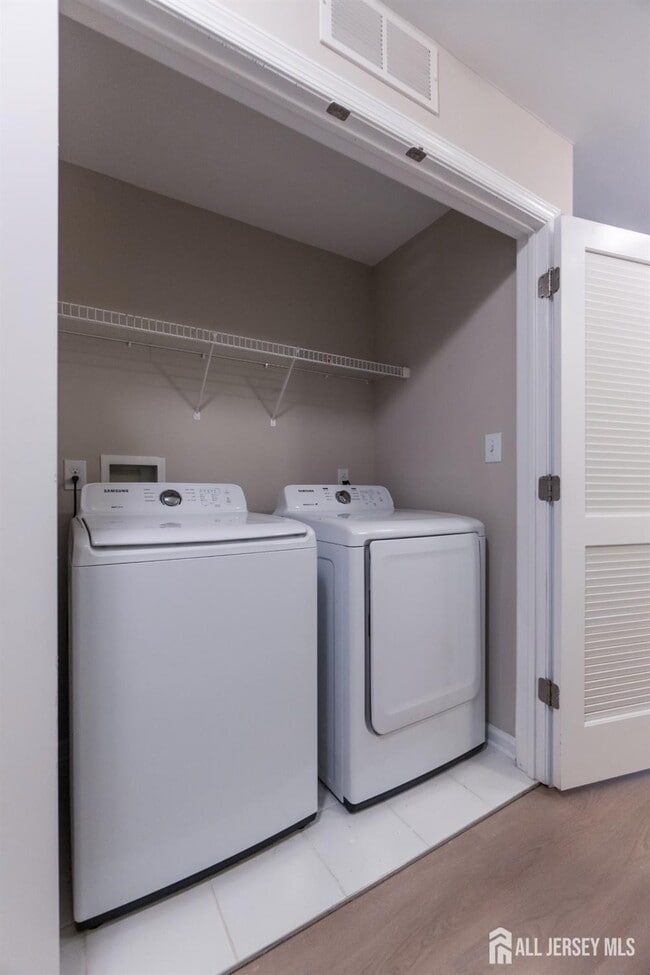 Building Photo - 2002 John Deere Ln