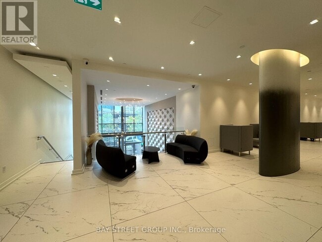 Building Photo - 11-1811 Brunel Ct