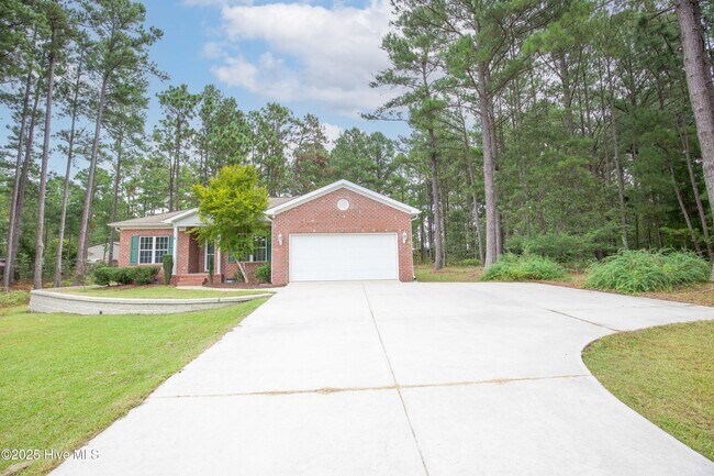 Foto del edificio - 110 Willow Creek Ln