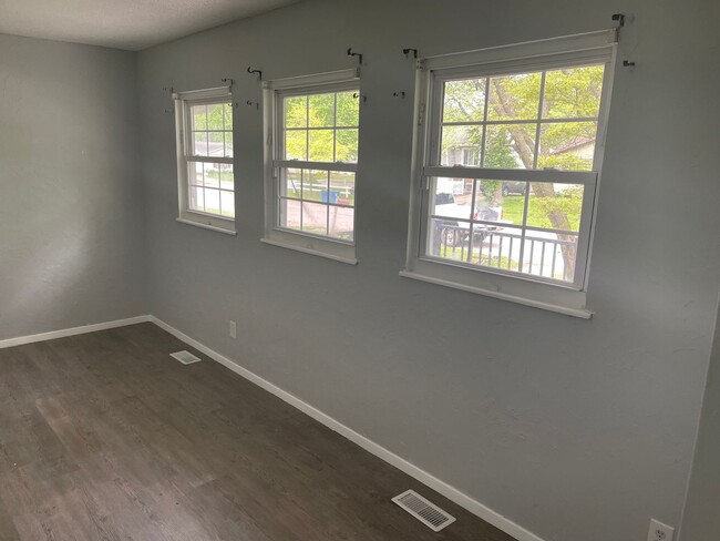Foto del edificio - 3 bed 1.5 bath 1500