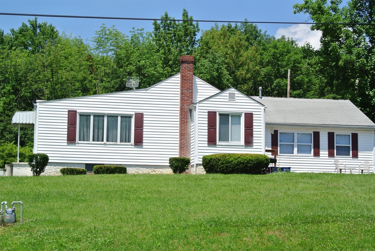 723 Penn Ave Unit Kelly A_A, Altoona, PA 16601 Apartment for Rent in