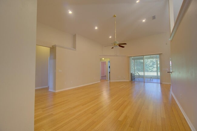 Photo - 1577 Cherry Ridge Dr House