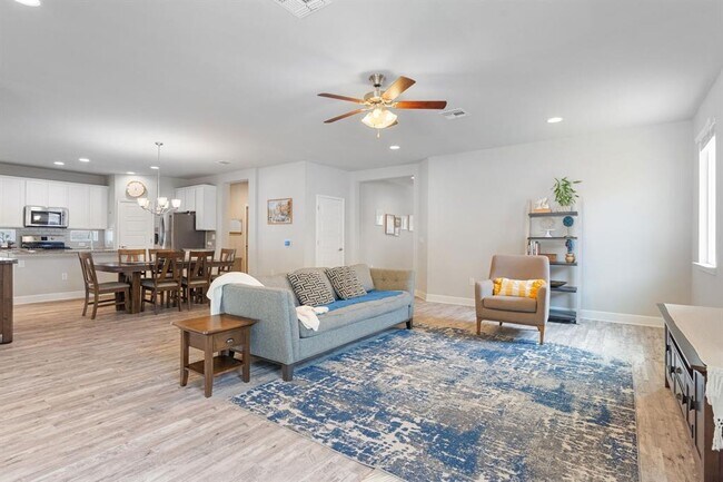 Building Photo - 9200 Alex Ln