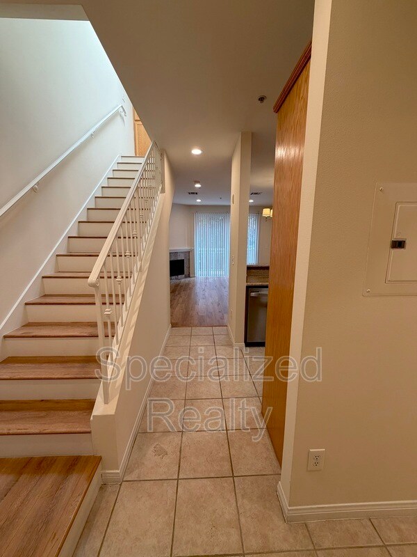 Foto del edificio - 5716 Whitsett Ave