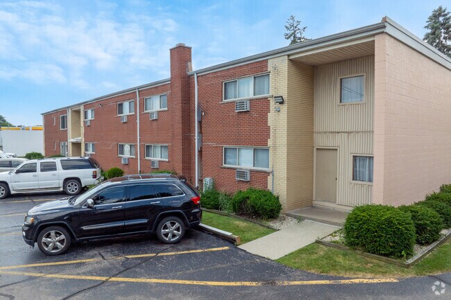Building Photo - Wildwood Apartments