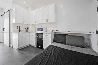 Building Photo - 534 NW 50th St