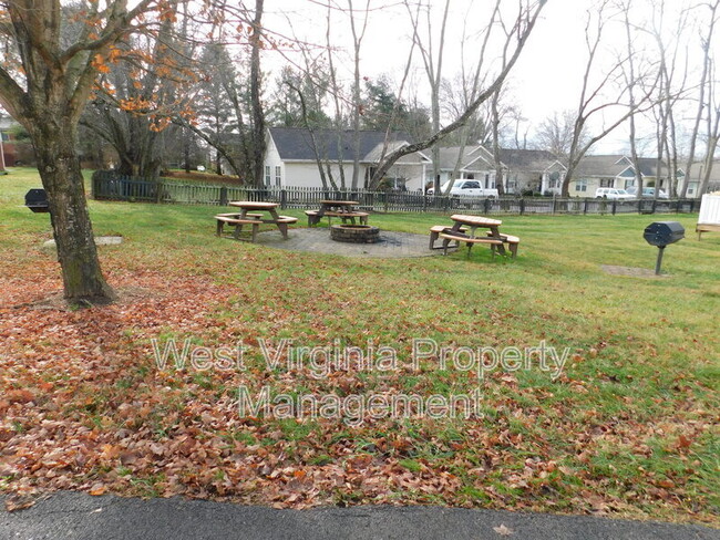 Foto del edificio - Woodland Acres