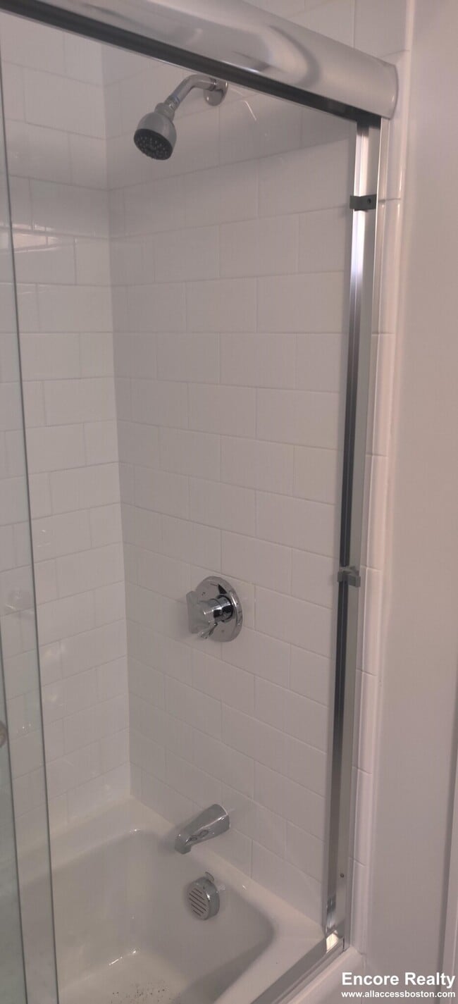 Building Photo - 37 Auburn St