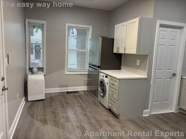 Building Photo - 150 5th St