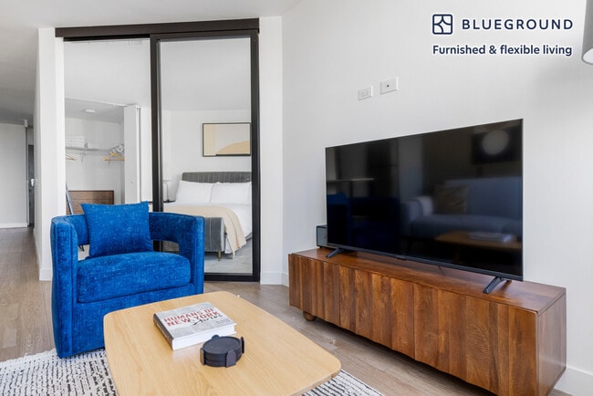 Building Photo - 2625 N Clark St