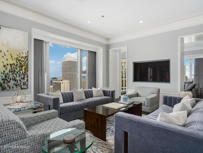 Building Photo - 77 E Walton St