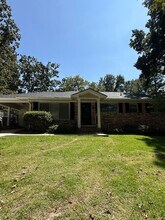 Building Photo - 405 NW Woodland Dr