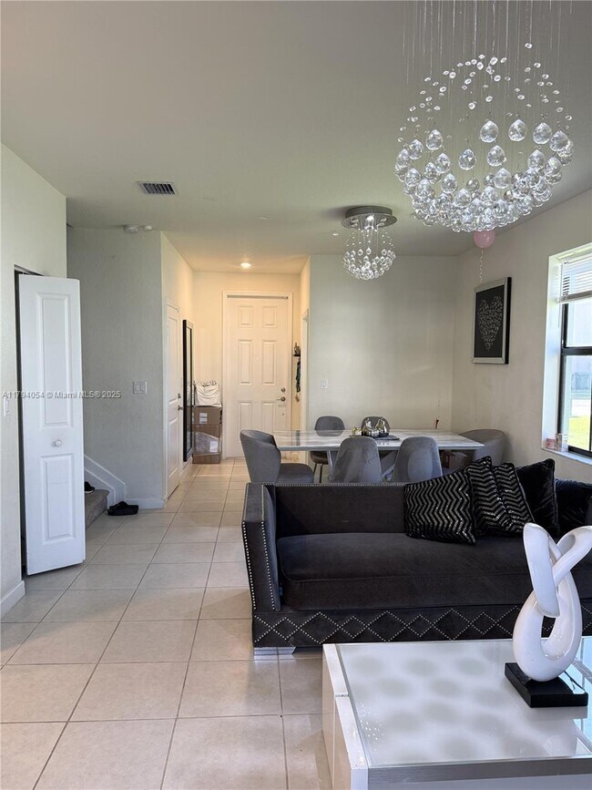 Foto del edificio - 11101 West 33rd Ct