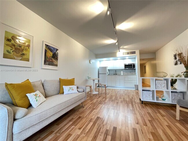Foto del edificio - 13455 SW 16th Ct