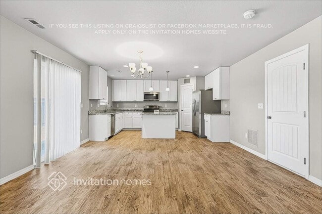 Building Photo - 3614 Saguaro Cir